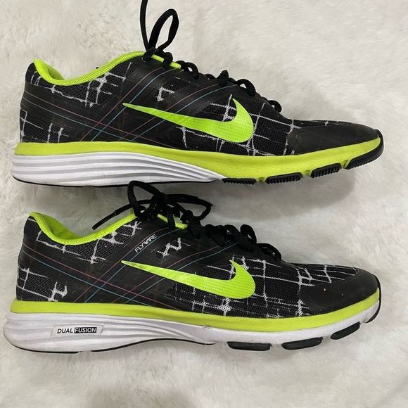 NIKE FLYWIRE Dual Fusion Women’s Sneakers 9.5 - Picture 1 of 11